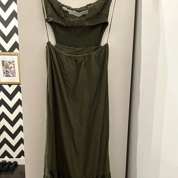 *WORN ONCE* Zara linen blend smocked dress in dark olive green - Picture 3 of 7